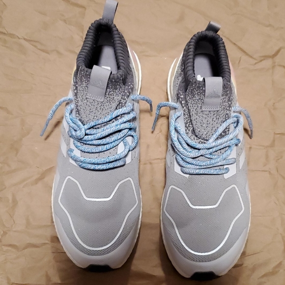 adidas Ultra Boost Mid - Picture 3 of 6